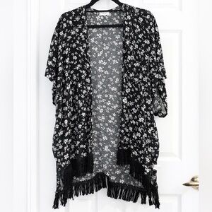 Ardene Black and White Floral Kimono Top